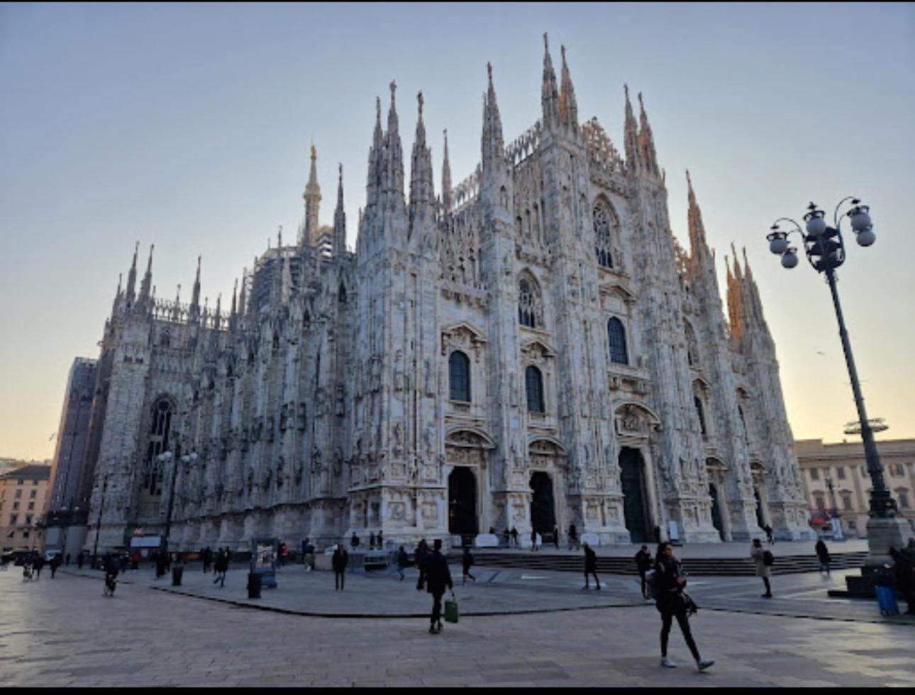 Apartment Duomo Bocconi Navigli Милано Екстериор снимка